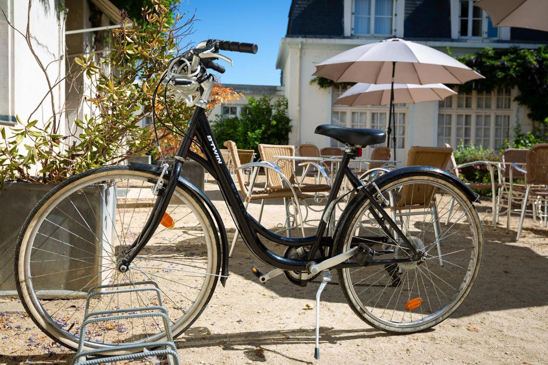 Hotel Mileade Le Domaine De La Blairie - Saumur Saint-Martin-de-la-Place Exteriör bild